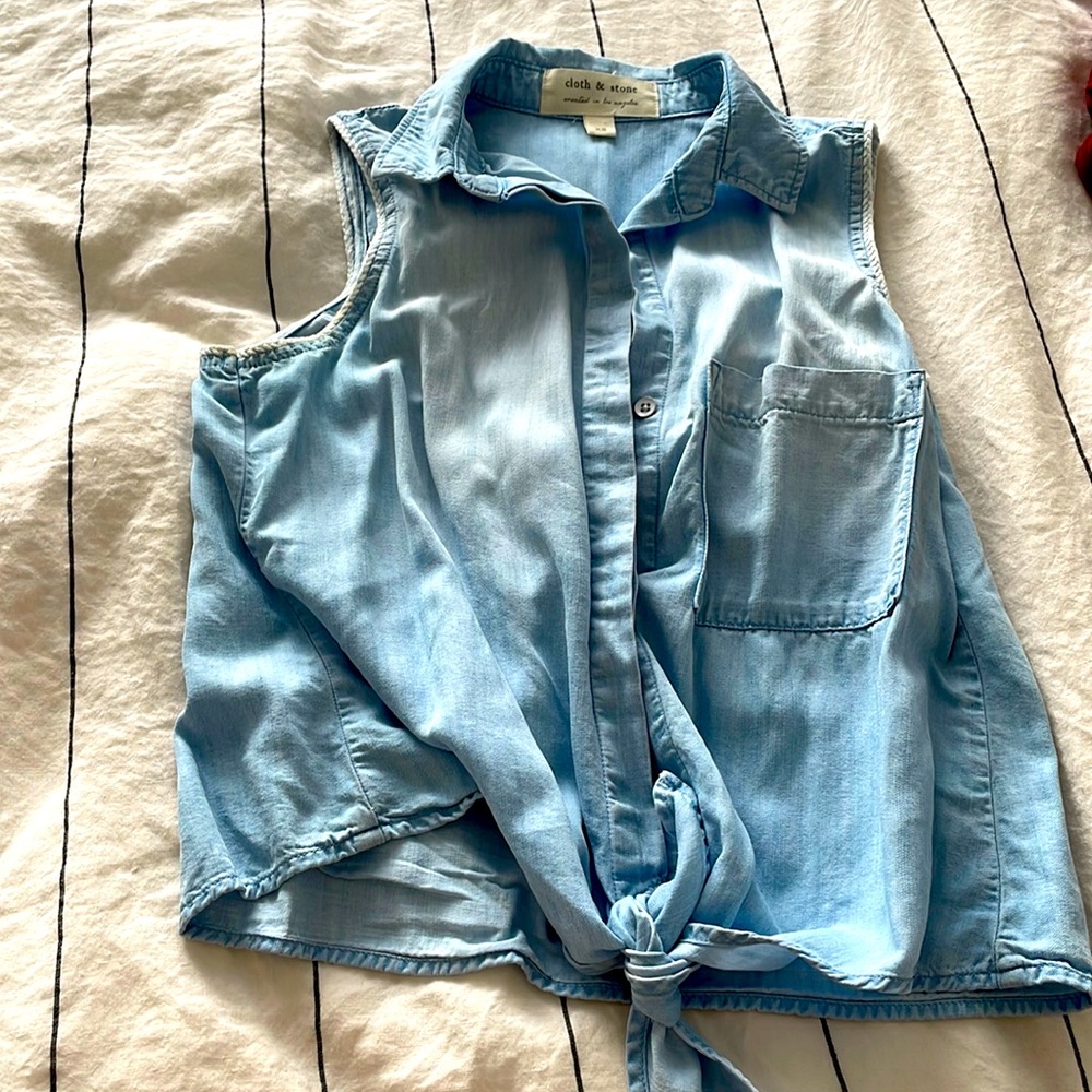 cloth & stone button lightweight denim top with tie bottom front.